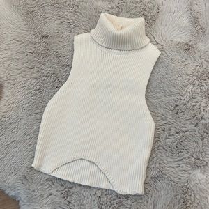 Cream Cropped sweater turtle neck
